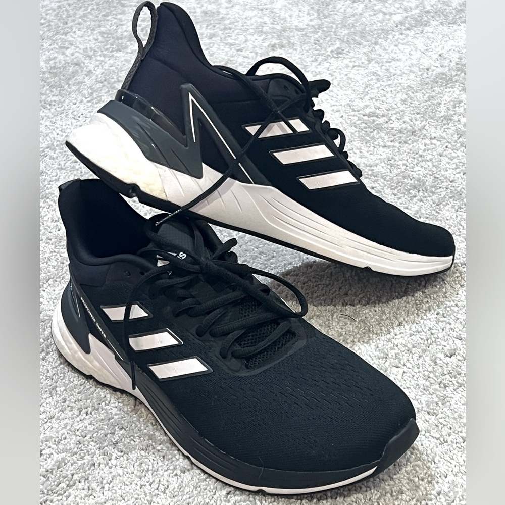 EUC mens Adidas